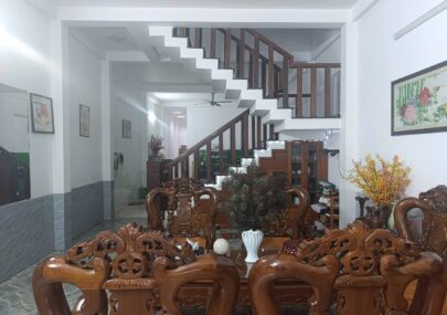 Nhà 2 tầng Mặt tiền Ymoan (5mx25m) – đang kinh doanh ( gần nhà thờ Ymoan )