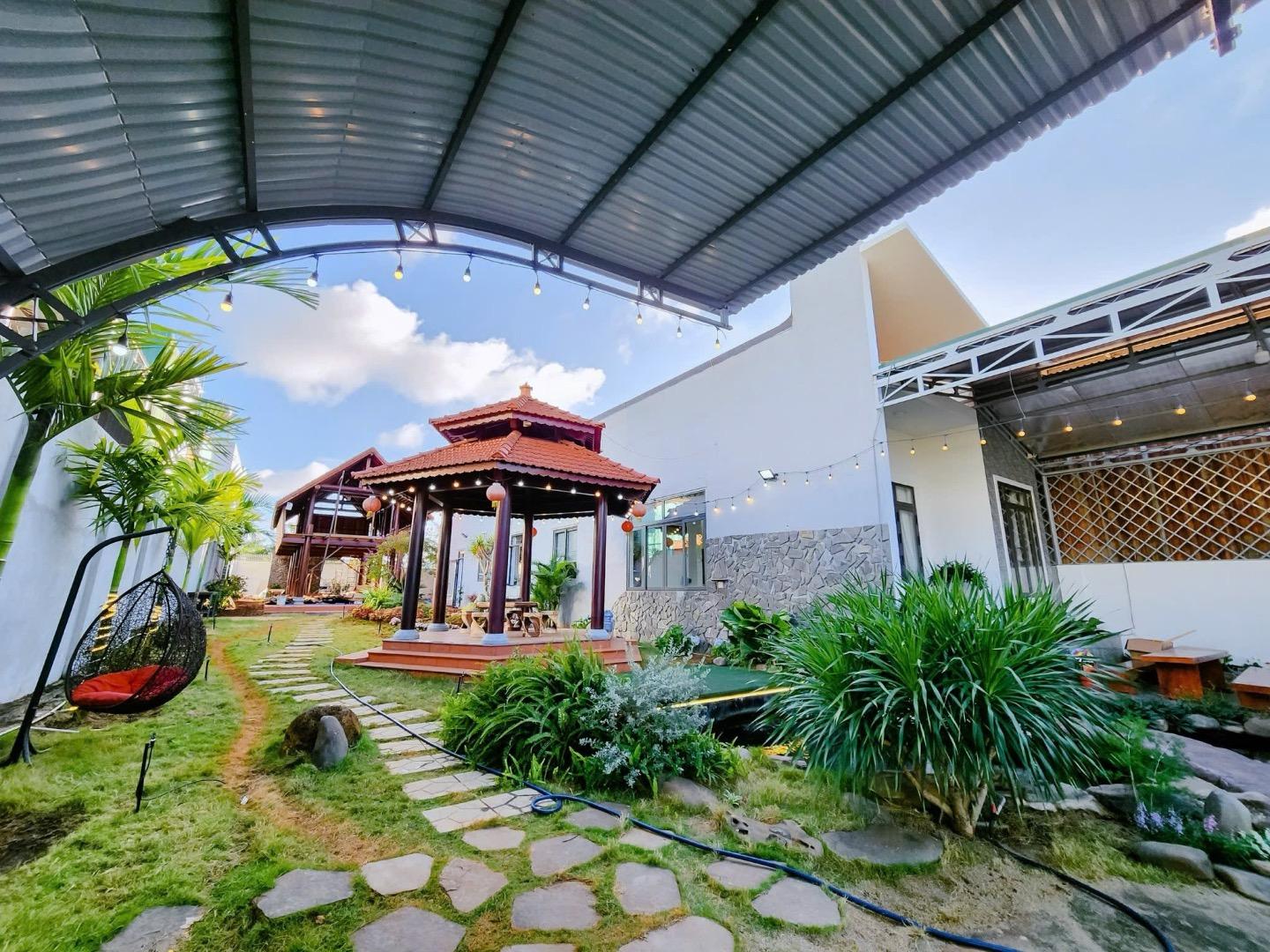 CẦN BÁN BIỆT THỰ SÂN VƯỜN – GẦN TRUNG TÂM – hẻm 442 Ymoan