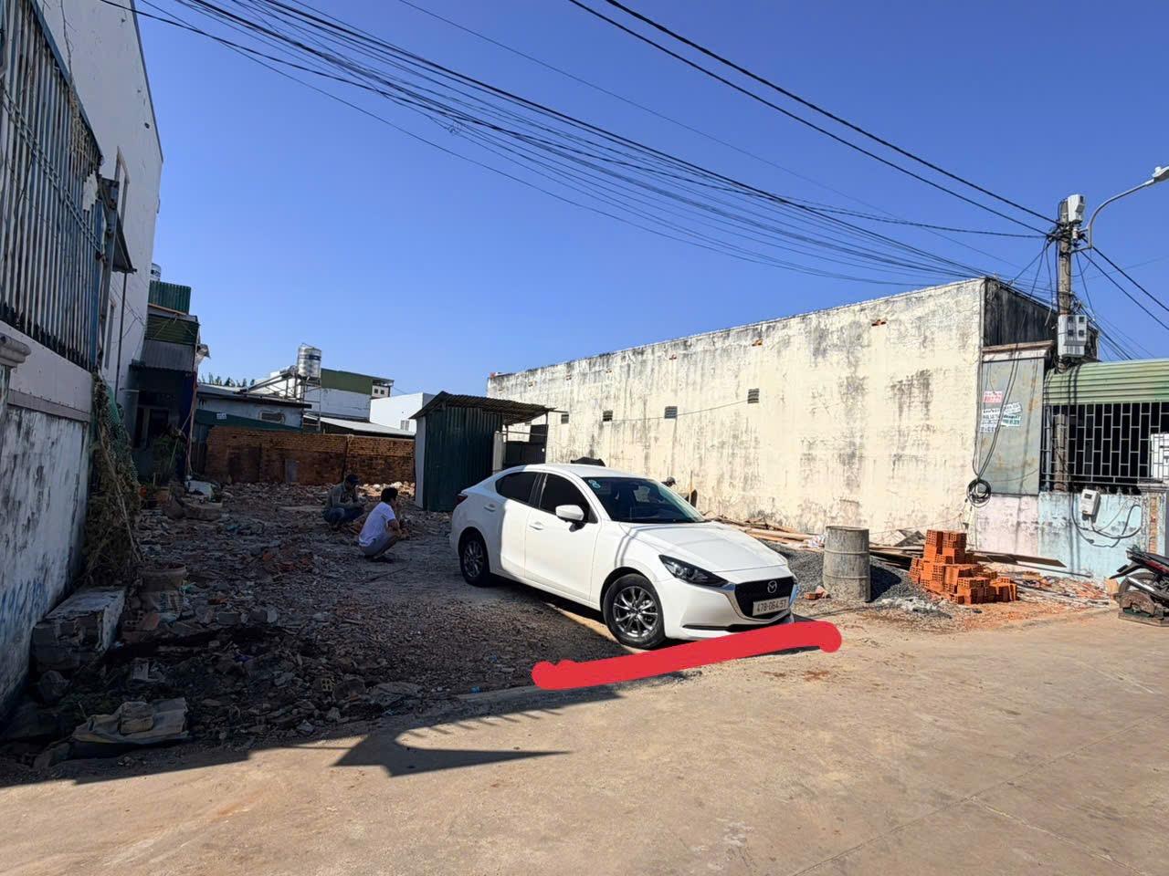 Nền đất full tc hẻm Nguyễn Viết Xuân